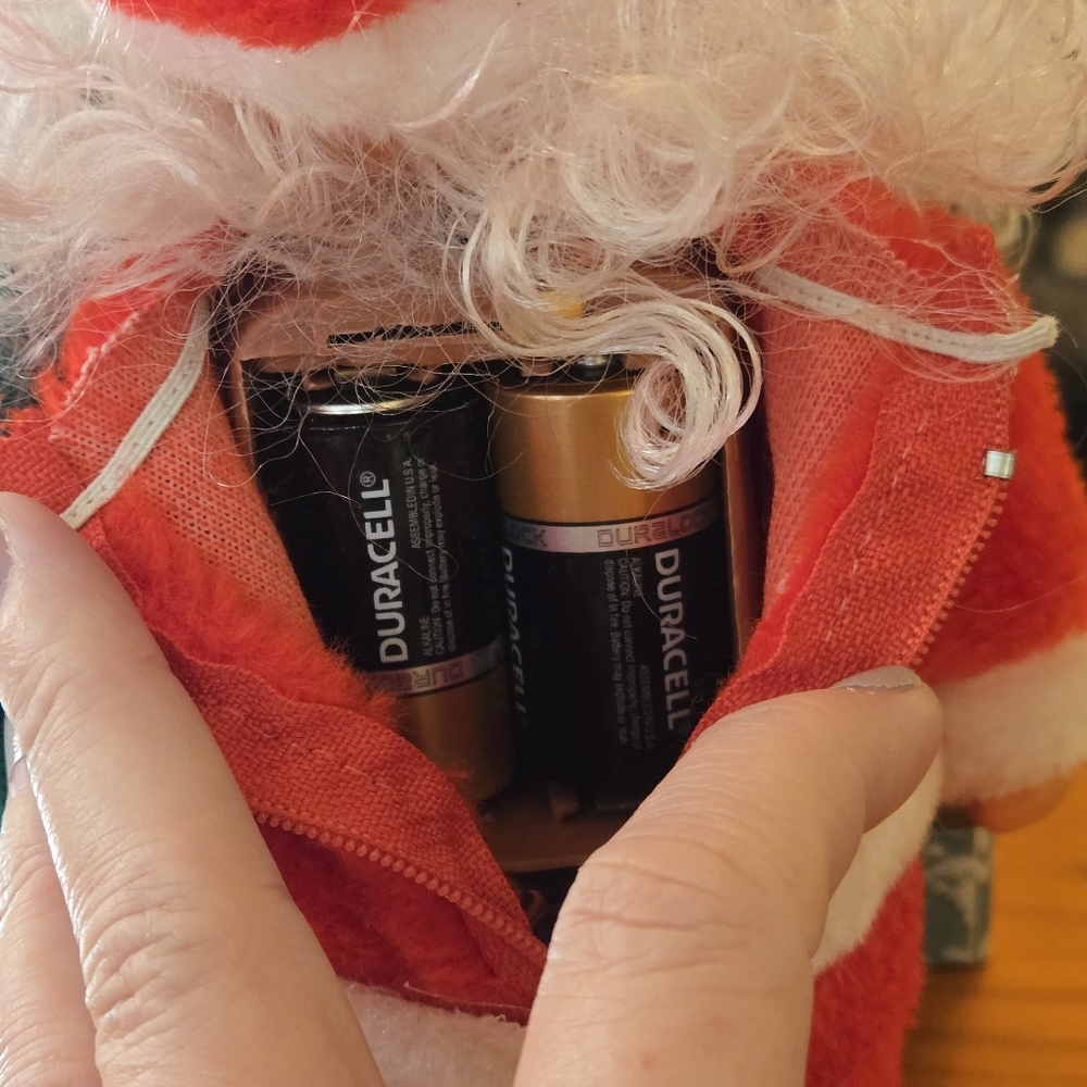 Vtg Annoying Kitschy Action Santa with Electronic Music with Box Christmas WORKS - Picture 8 of 12